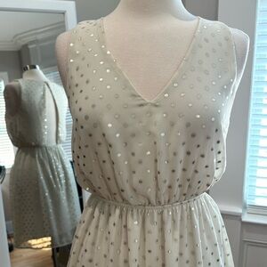 Everly Sz M Cream with Platinum dots open back one button closure elastic waist